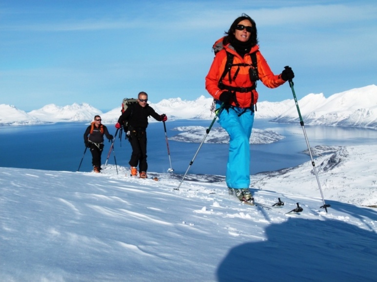 Norvège : ski de randonnée dans les fjords au départ d'un voilier