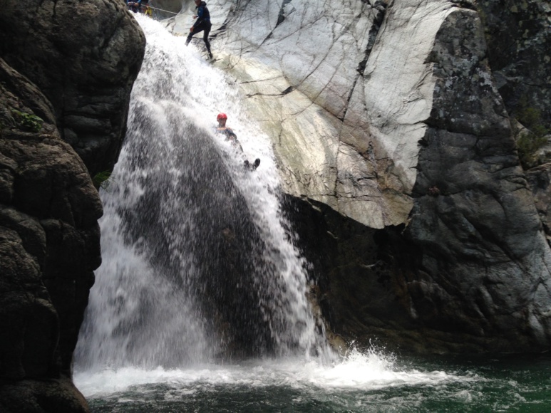 Canyoning vers Corte